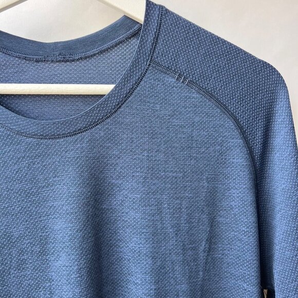 Lululemon metal vent tech shirt , blue, size M J178 - Picture 3 of 5